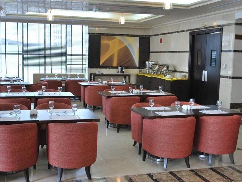 London Crown Hotel Дубай Екстериор снимка