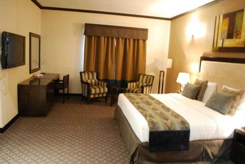London Crown Hotel Дубай Екстериор снимка