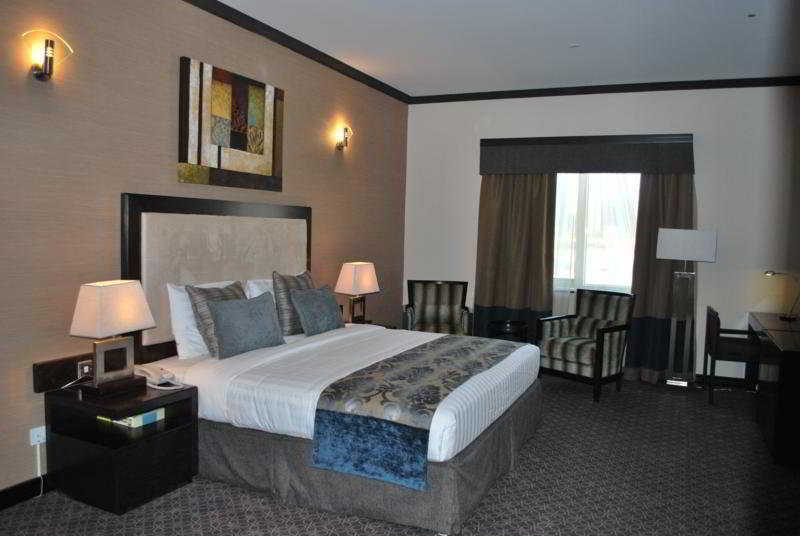 London Crown Hotel Дубай Екстериор снимка