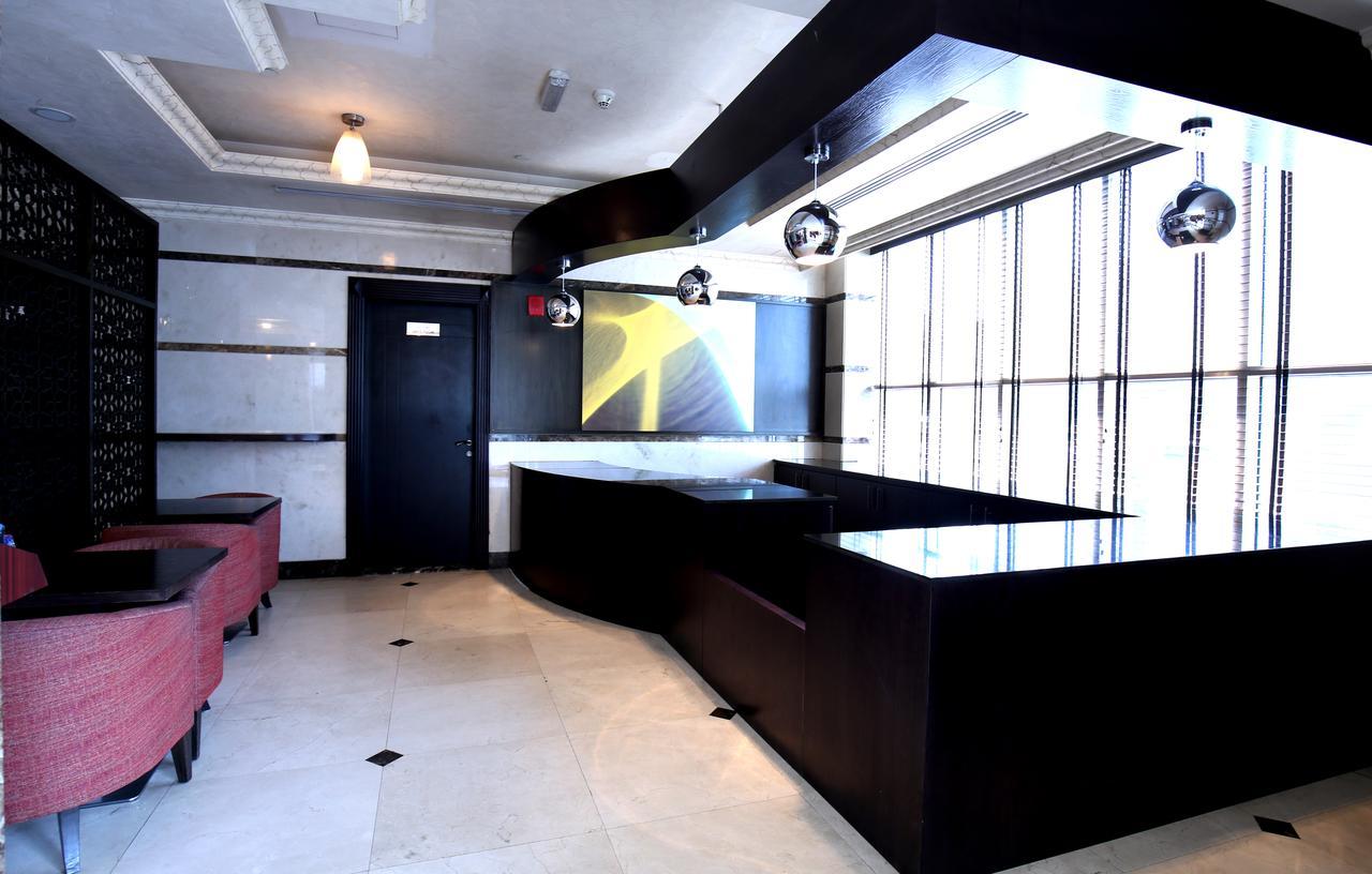 London Crown Hotel Дубай Екстериор снимка