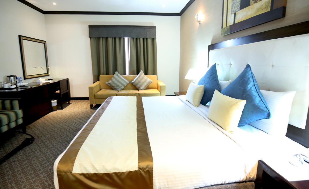 London Crown Hotel Дубай Екстериор снимка