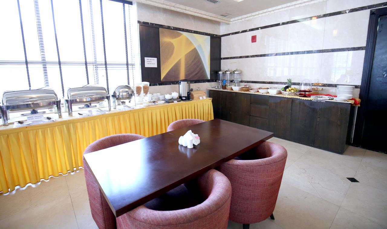 London Crown Hotel Дубай Екстериор снимка