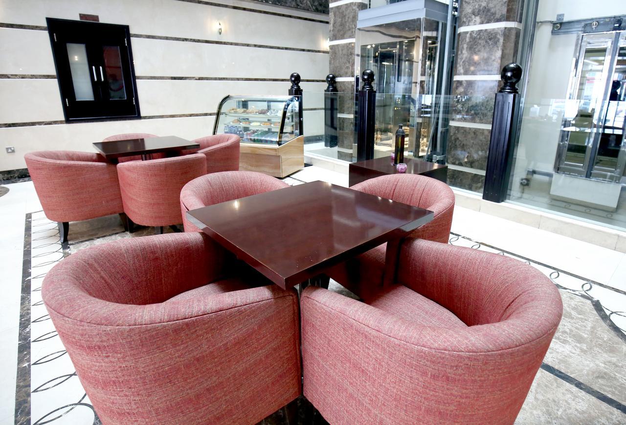 London Crown Hotel Дубай Екстериор снимка