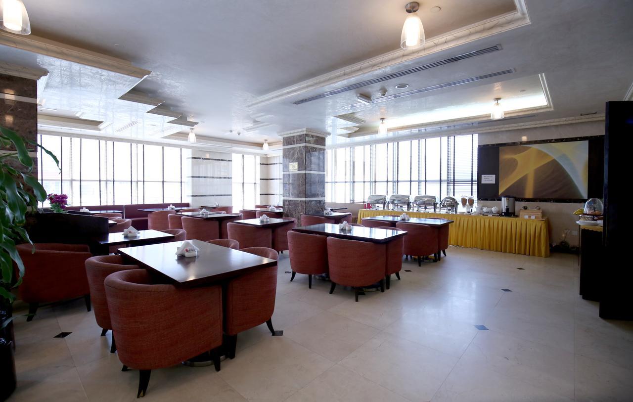 London Crown Hotel Дубай Екстериор снимка