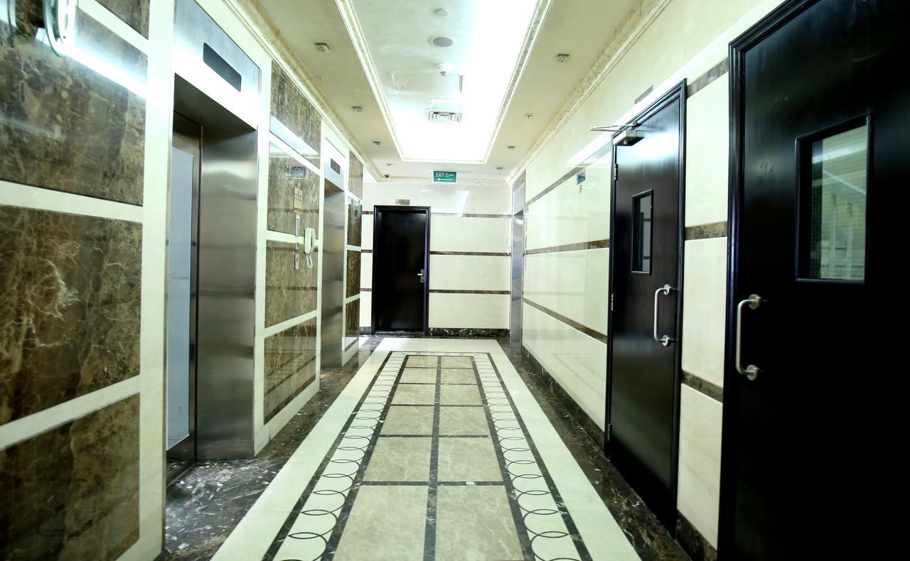 London Crown Hotel Дубай Екстериор снимка