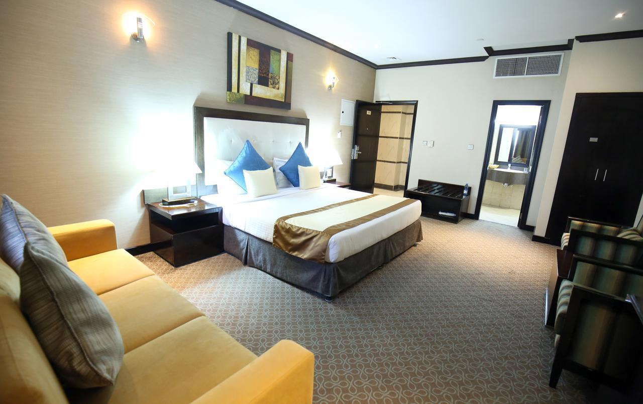 London Crown Hotel Дубай Екстериор снимка
