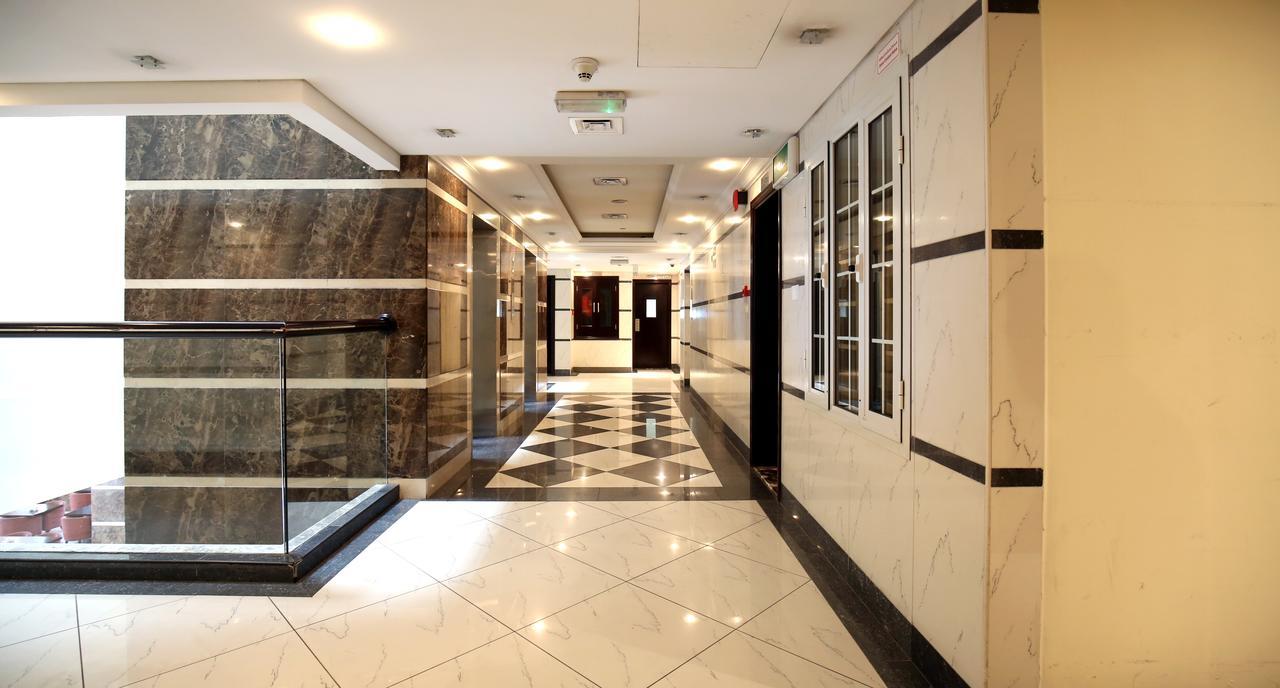 London Crown Hotel Дубай Екстериор снимка