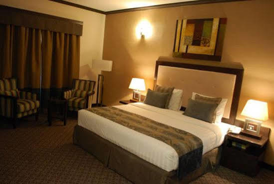 London Crown Hotel Дубай Екстериор снимка
